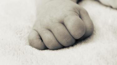 Ilustrasi jari bayi sindaktili