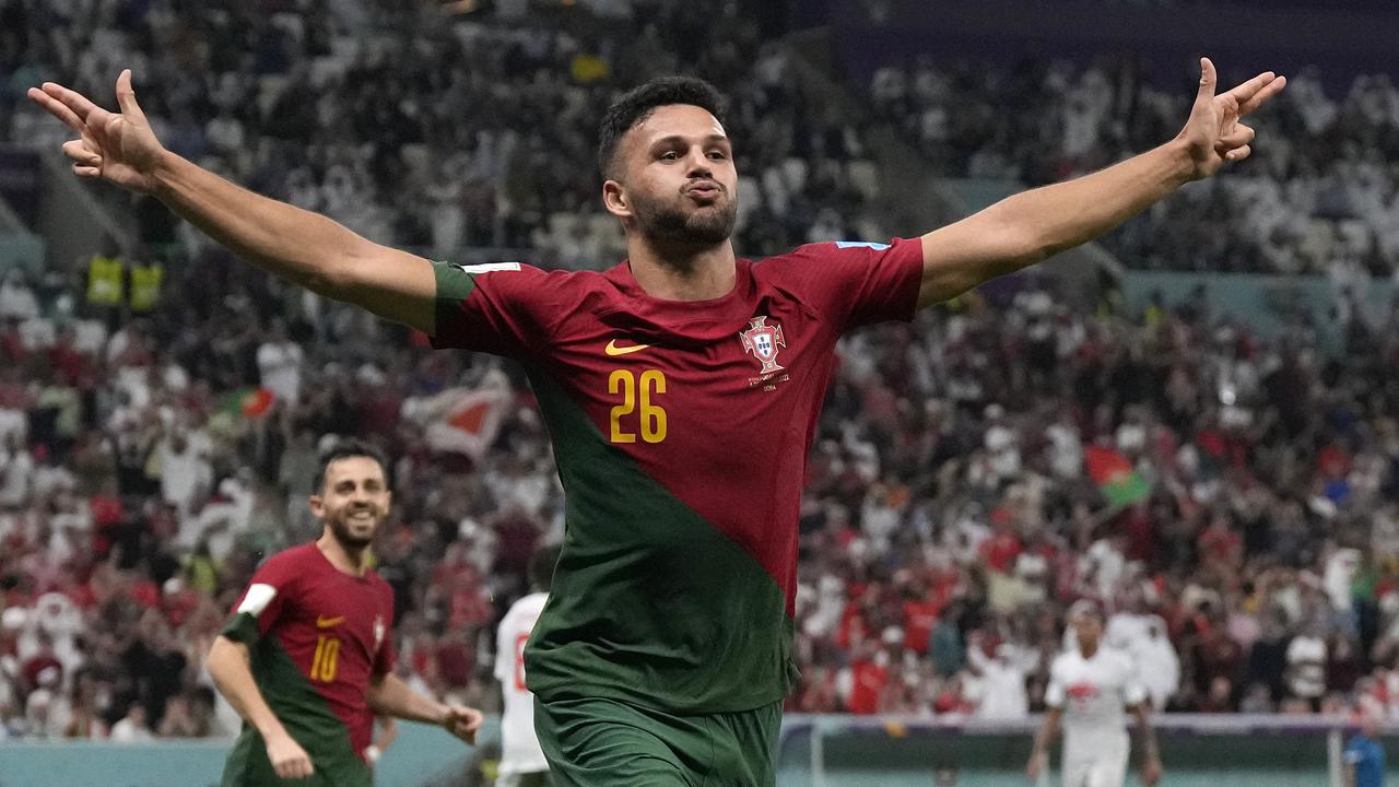 Foto: Sinar Bintang Muda Goncalo Ramos, Catatkan Hattrick Pertama di Piala Dunia 2022 setelah Gantikan Posisi Ronaldo di Skuad Portugal