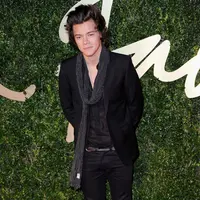 Harry Styles jadi salah satu bintang terfavorit saat ini (via glamourmagazine.co.uk)