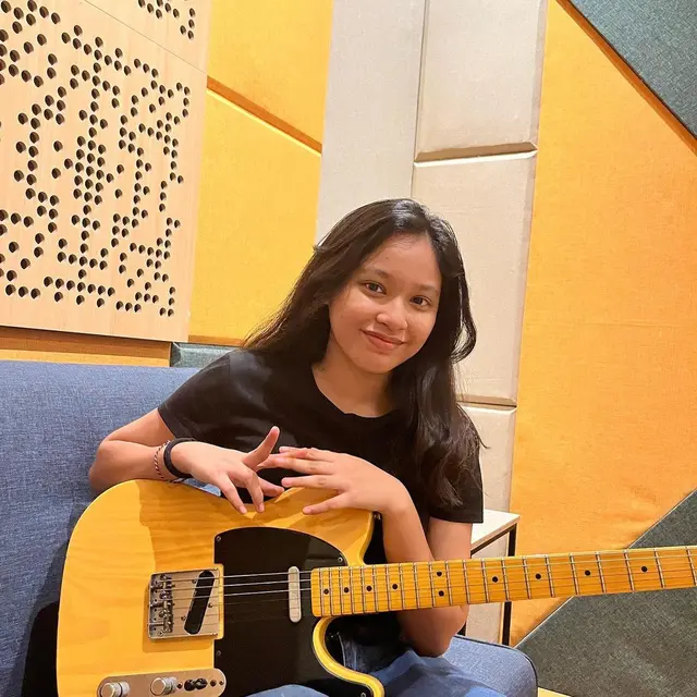 Shakiena Azalea, anak Pasha Ungu yang memukau di usia remaja