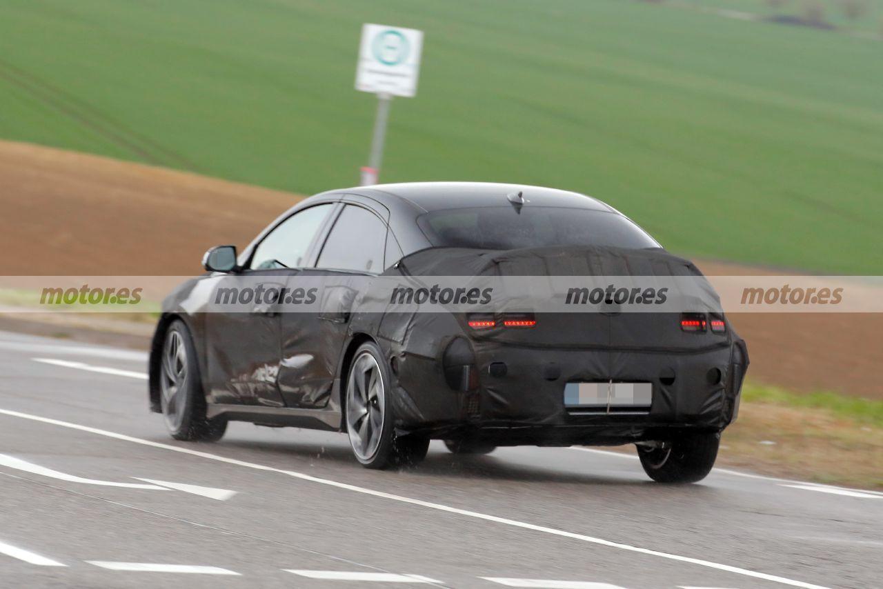 Sisi belakang Hyundai IONIQ 6 (motor.es)