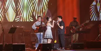 Ariel NOAH dan Bunga Citra Lestari jadi salah satu penampil ditunggu di hari ketiga perhelatan BNI Java Jazz Festival 2023. Mereka tampil berduet di BNI Hall yang ada di arena JIExpo Kemayoran, Jakarta Pusat. [Foto/Adrian Utama Putra]