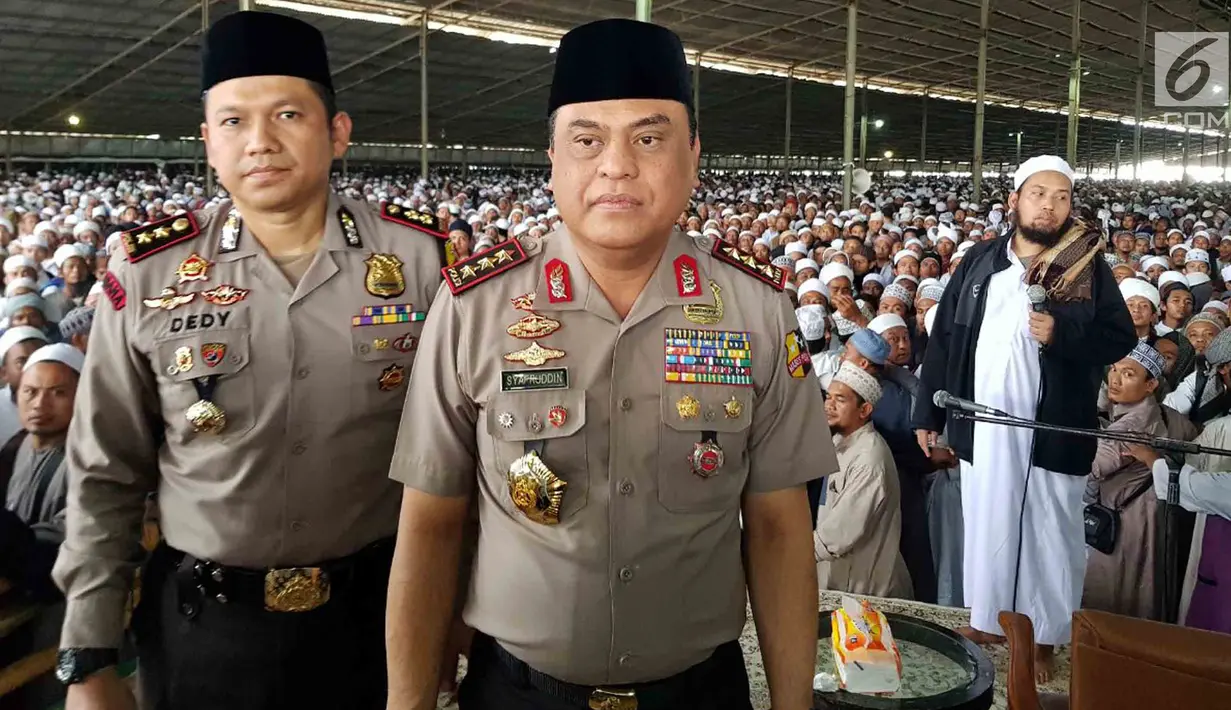 Wakapolri Komjen Syafruddin saat menghadiri pertemuan ulama (Jord Qodama) Jamaah Tabligh di Cikampek, Jawa Barat, Kamis (22/3). Wakapolri sebagai umat Islam bisa hidup berdampingan dengan pemeluk agaman lain. (Liputan6.com/Pool/Fernando)