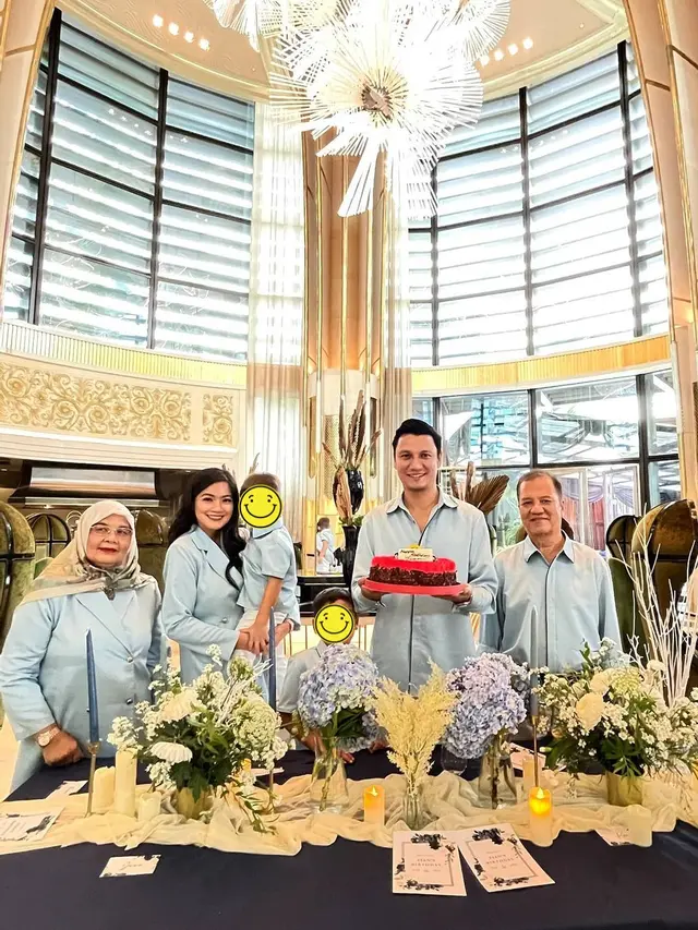 Momen Perayaan Ulang Tahun Christian Sugiono yang Ke-40. (Sumber: Instagram/csugiono dan Instagram/titi_kamall)