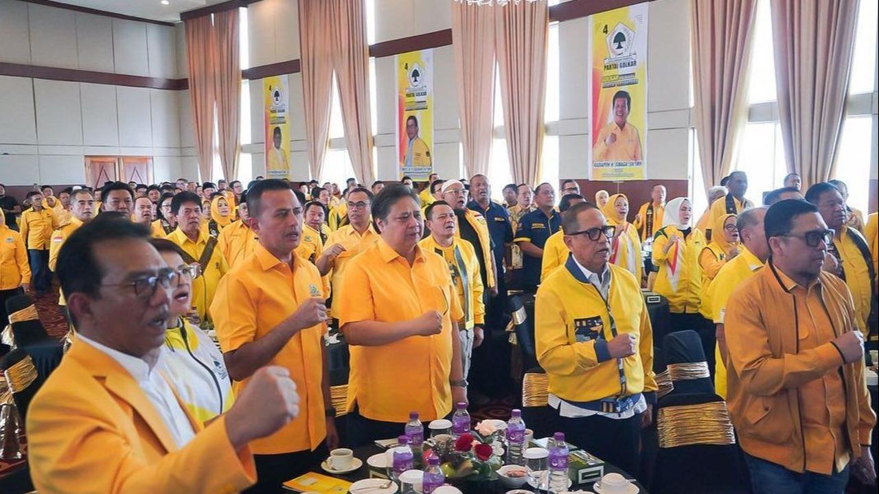 Konsistensi serangan politik dalam kasus pemanggilan Airlangga sebagai saksi, menurut Erlanda, dapat dilihat secara jelas.