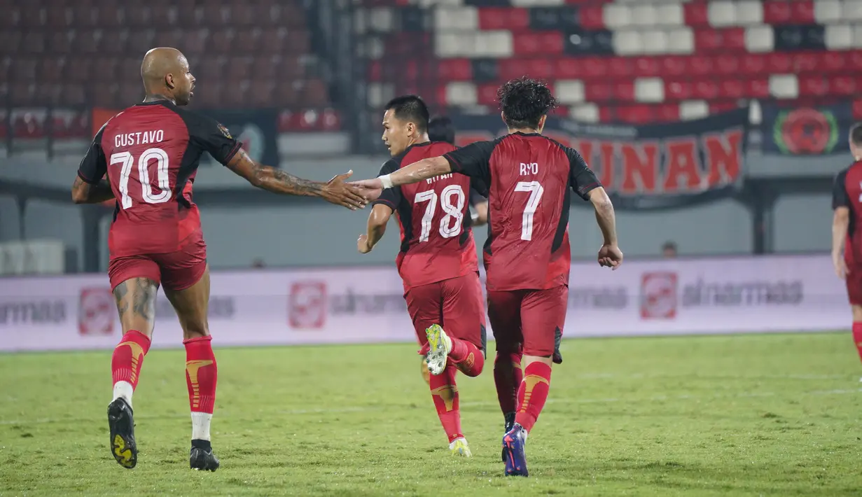 

<p>Selebrasi pemain Persija Jakarta, Gustavo Almedia (kiri) bersama rekannya, Ryo Matsumura setelah mencetak gol pertama timnya ke gawang Arema FC pada laga matchday kedua Grup B Piala Presiden 2024 di Stadion Kapten I Wayan Dipta, Gianyar, Bali, Rabu (24/7/2024). (Dok. Persija)
<p>” data-template-var=”image”></picture>
<div>
<p><span>1</span><span>/</span><span>7</span>
<p>Selebrasi pemain Persija Jakarta, Gustavo Almedia (kiri) bersama rekannya, Ryo Matsumura setelah mencetak gol pertama timnya ke gawang Arema FC pada laga matchday kedua Grup B Piala Presiden 2024 di Stadion Kapten I Wayan Dipta, Gianyar, Bali, Rabu (24/7/2024). (Dok. Persija)
</div>
</div>
</figure>
</div>
<div class=
