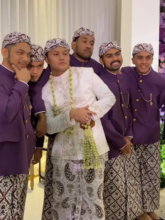 Bridesmaid pernikahan Rizky Febian dan Mahalini (Instagram/thebridestory)
