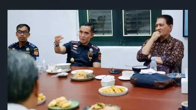 Gaya hidup Eko Darmanto, seorang Kepala Kantor Bea Cukai Jogja atau DIY tengah disorot warganet