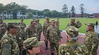 Prabowo-Gibran Ikut Latihan Berbaris Hari Pertama Retreat di Akmil, Pakai Seragam Komcad