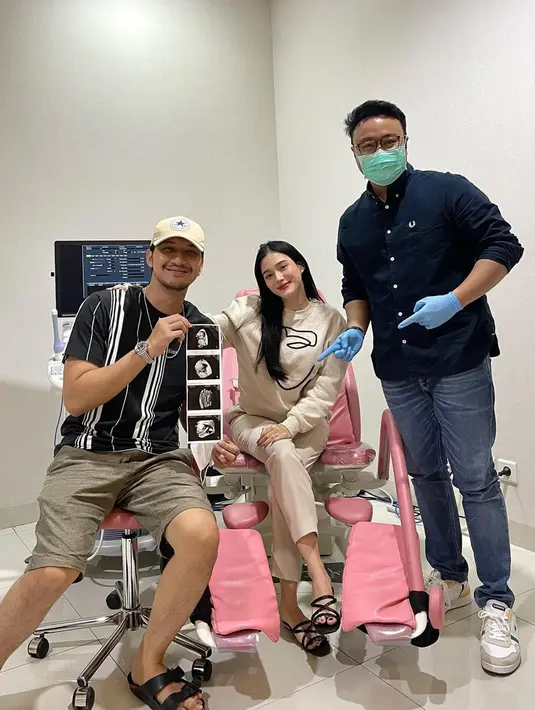 <p>Kini, usia kehamilan Yasmine Ow sudah masuk 19 minggu. (Instagram/yxsmine.ow)</p>
