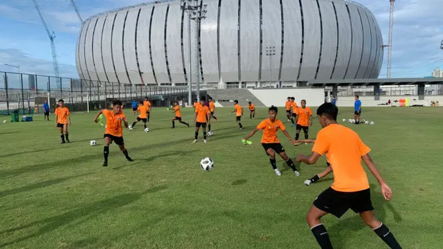 Latihan Timnas Indonesia U-16 di Jakarta International Stadium (JIS).