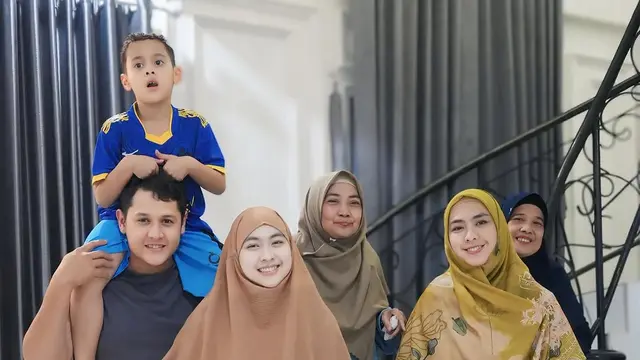 Potret Oki Setiana Dewi Kembali Kumpul Keluarga (credit: instagram/okisetianadewi)