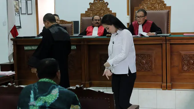 [Bintang] Sidang Jennifer Dunn