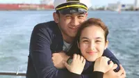 Chelsea Islan mengunggah sebuah foto mesra dengan keterangan yang sangat romantis untuk Daffa Wardhana. Hal tersebut dikarenakan anak Marini Zumarnis itu berulangtahun ke 19. (instagram/chelseaislan)