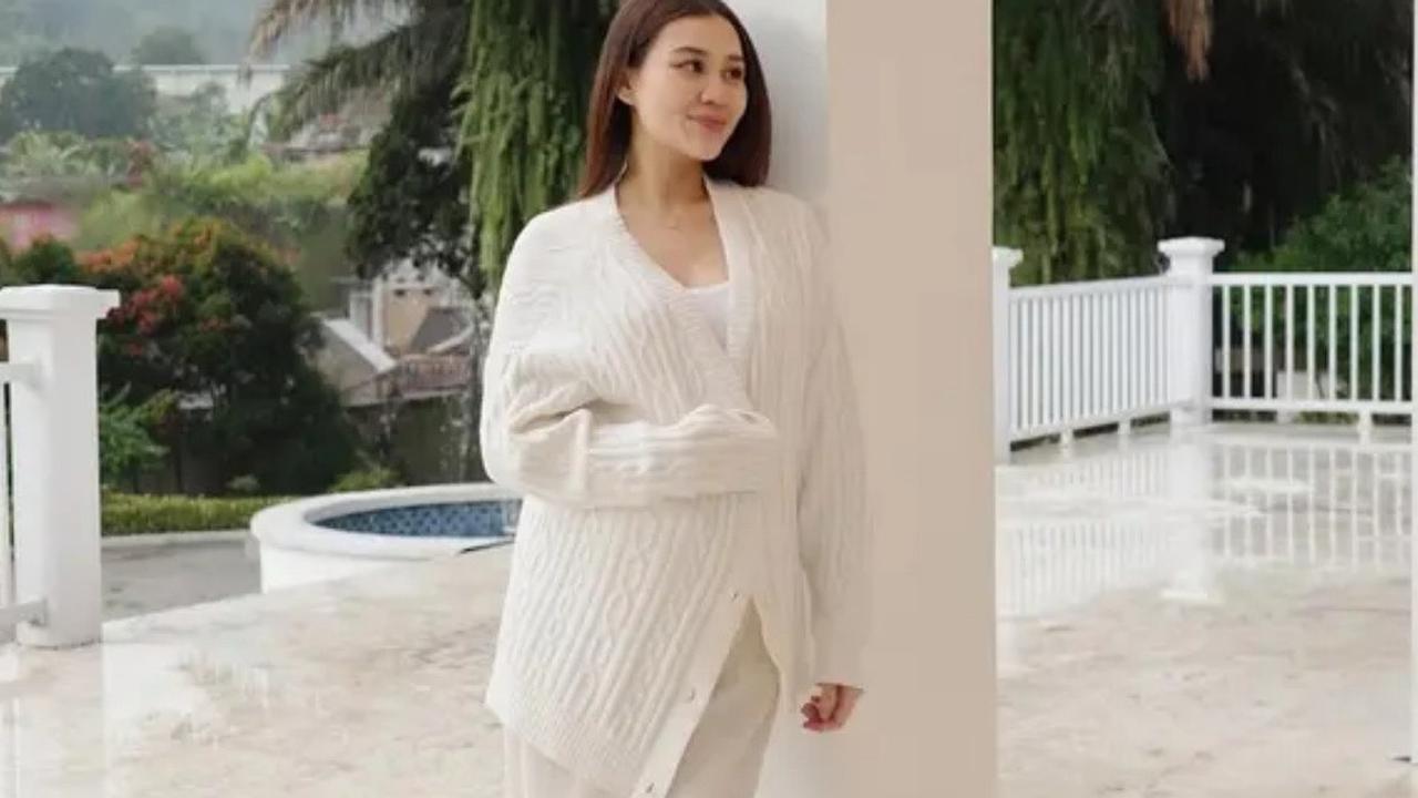 Dikaruniai Anak Pertama, Simak Fashion Menawan Aaliyah Massaid Saat Masa Kehamilan
