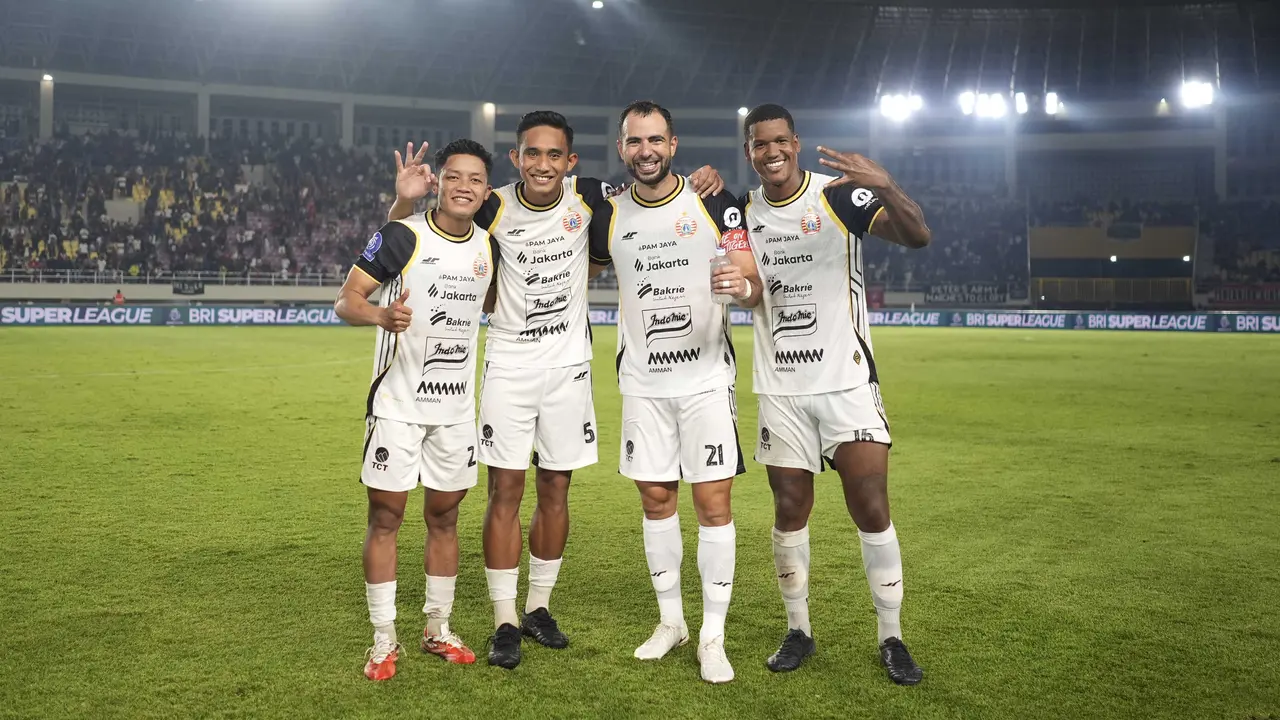 Rio Fahmi, Rizky Ridho, Jordi Amat, Alan Cardoso - Persija Jakarta di BRI Super League 2025/2026