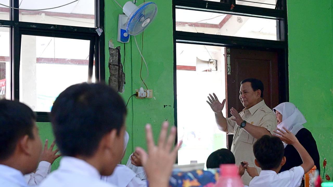 Prabowo tinjau Makan Bergizi Gratis di SD dan TK di Jakarta Timur