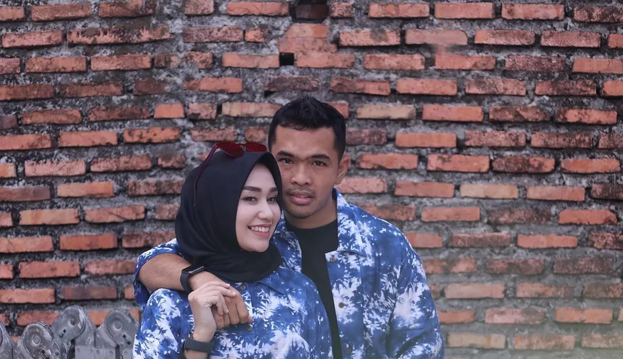 Septia Yetri Opani merupakan sosok yang gemar mengunggah potret kesehariannya. Terlihat gayanya yang selalu sederhana, jarang memamerkan barang mewah di media sosial. (Foto: Instagram/ Septia Siregar)