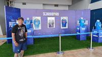 Jersey juara Persib dipajang gagah di luar stadion Gelora Bandung Lautan Api saat laga Maung Bandung kontra Western Sydney Wanderers. (Muhammad Faqih/Bola.com)