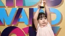 Masih berusia 2 tahun 11 bulan, namun Gempi sudah berprestasi. Ia berhasil mengalahkan Rafathar dan Bilqis menang di kategori Kids Seleb kesayangan dalam ajang penghargaan Mom n Kids Awards 2017 MNC TV.  (Bambang E.Ros/Bintang.com)