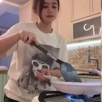 Momen Tissa Biani Masak Rawon Sesuai Request Dul Jaelani (credit: instagram/tissabiani)
