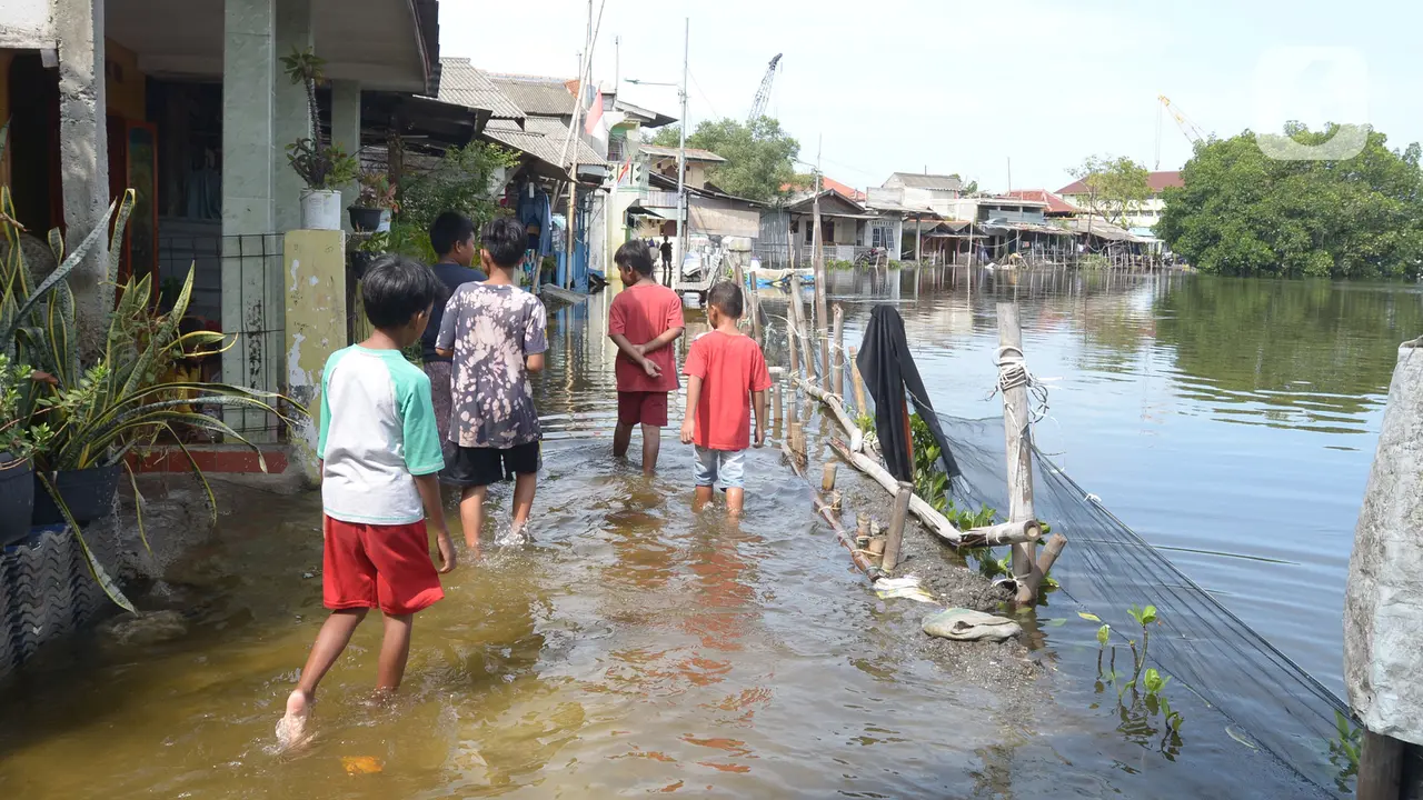 Sisa Banjir Rob di Pantai Marunda dan Kawasan Si Pitung