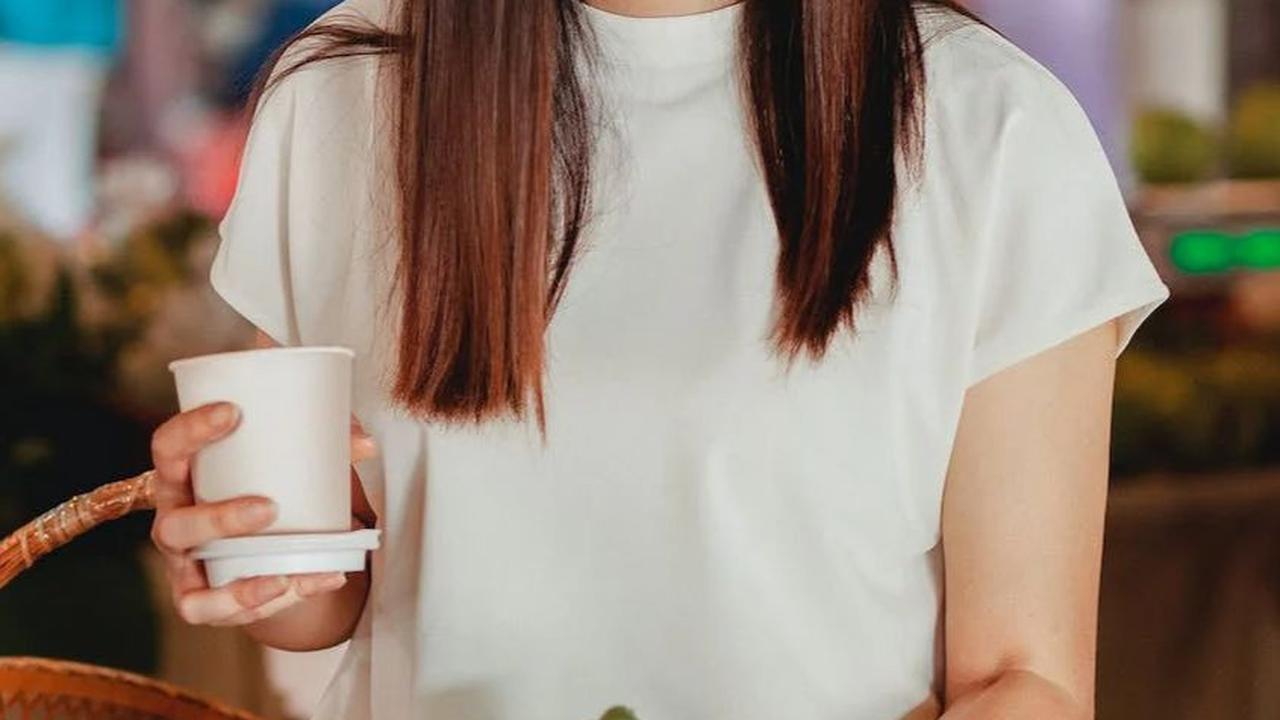 8. Menjaga Kesehatan Kulit dan Rambut