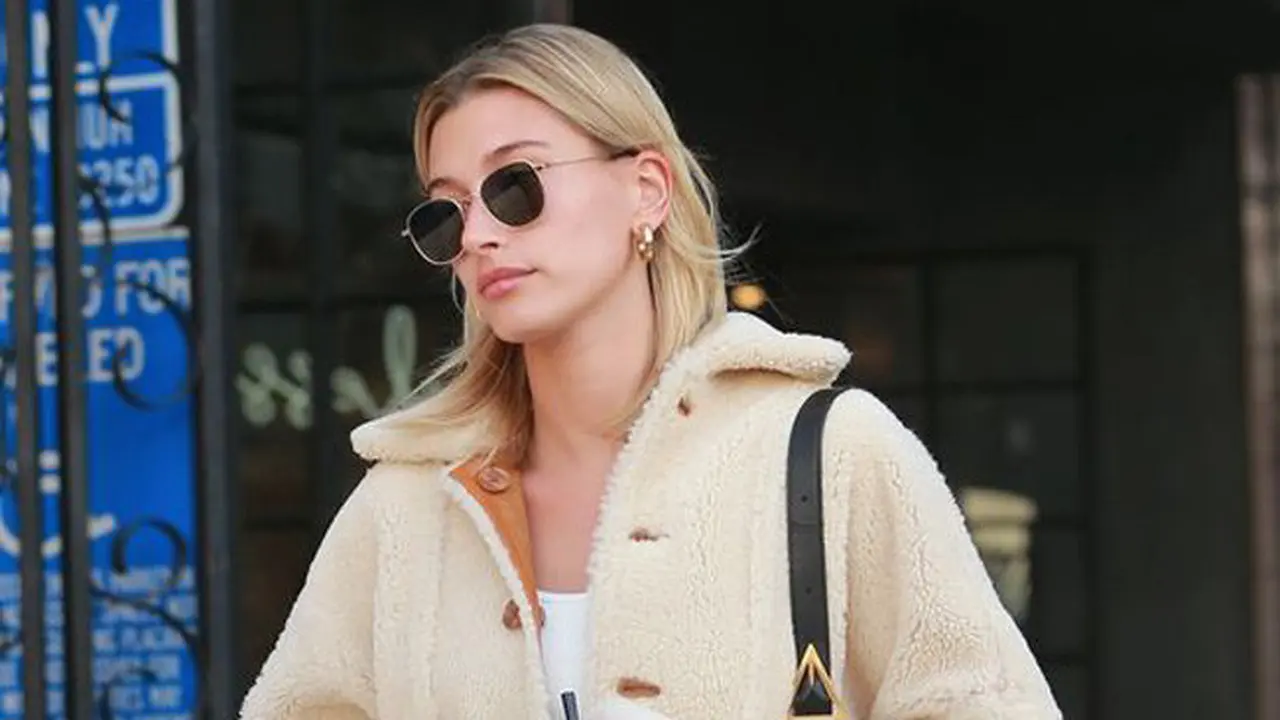 Hailey Bieber