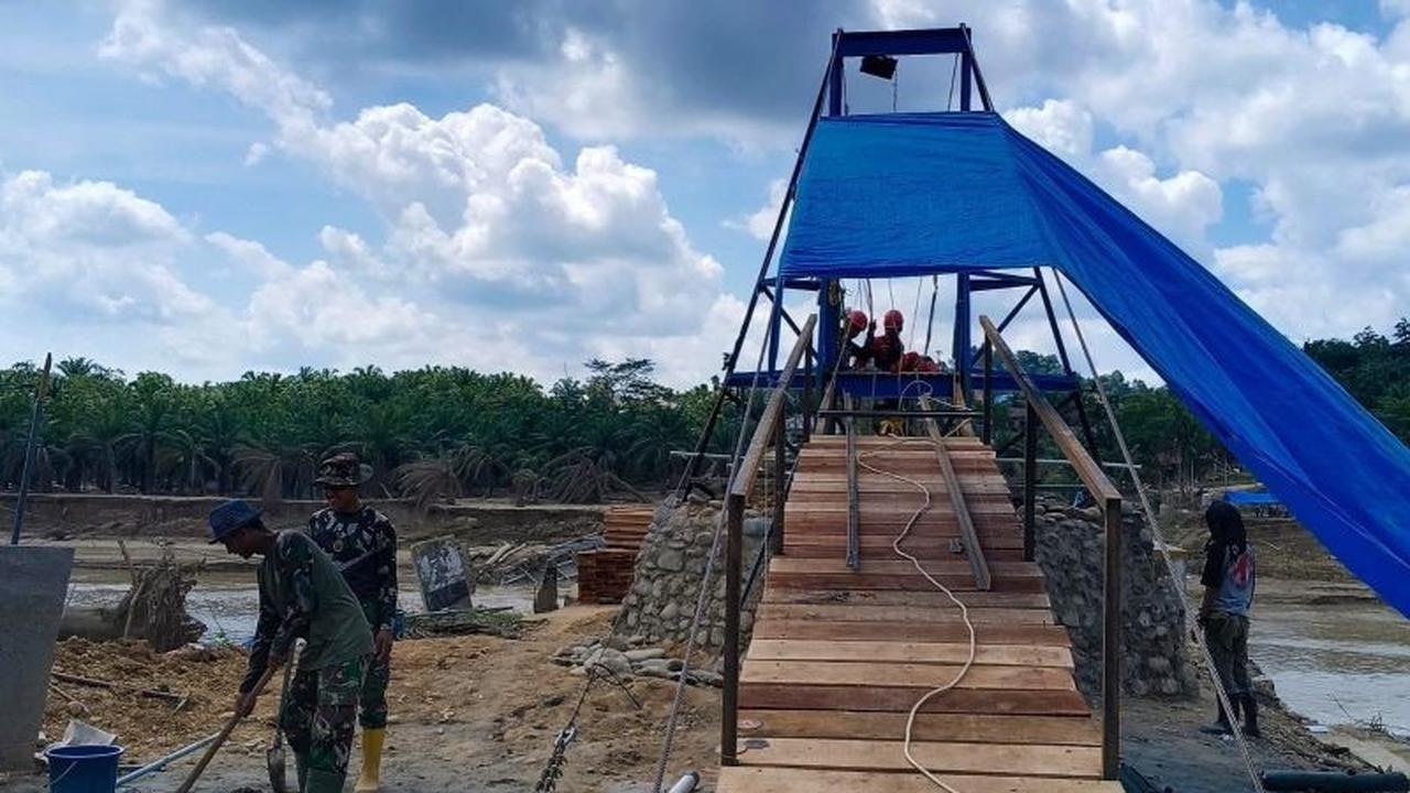 Jembatan Gantung TNI Segera Pulihkan Akses Desa Lubuk Sidup Pasca-Banjir