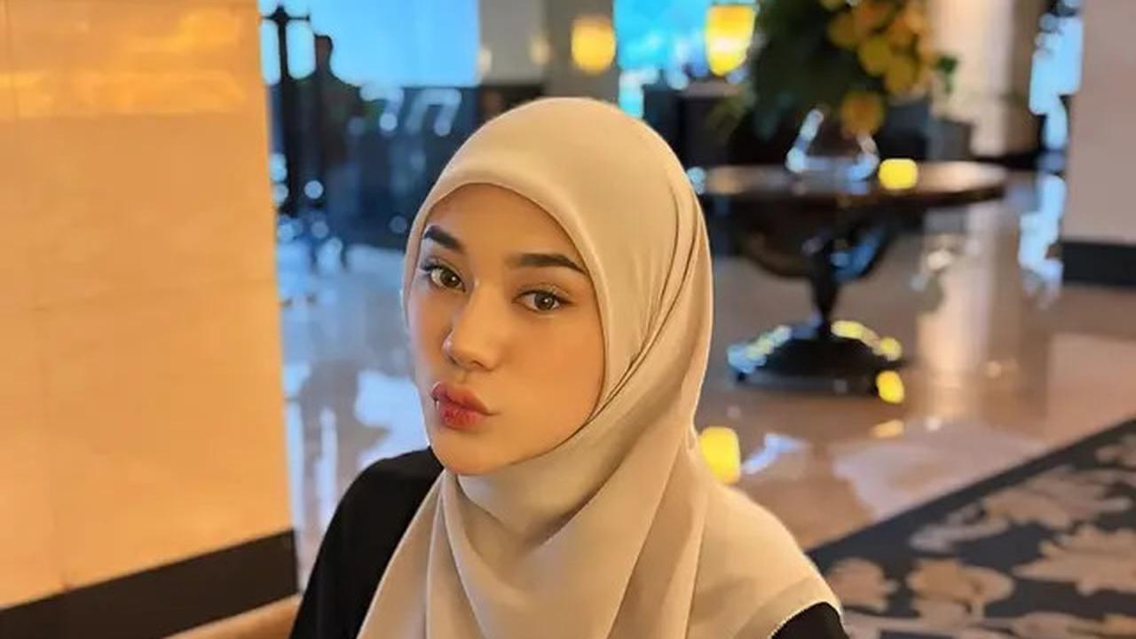 Kisah 7 Artis Mualaf Jalani Beda Keyakinan dari Keluarga, Clara Shinta Sempat Ditentang