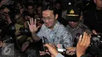 Staf Khusus Gubernur DKI Jakarta, Basuki Tjahaja Purnama (Ahok), Sunny Tanuwidjaja usai memenuhi panggilan KPK, Jakarta, Rabu (13/4/2016). (Liputan6.com/Helmi Afandi)