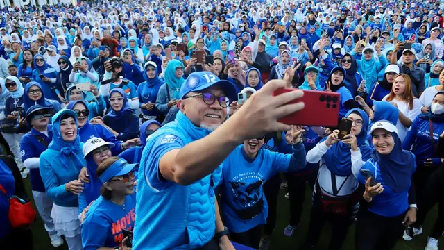 Ketua Umum (Ketum) Partai Amanat Nasional (PAN) melakukan giat Senam Sehat Birukan Langit Indonesia di Lapangan Sempur Kota Bogor, Sabtu (14/1/2023), pagi.