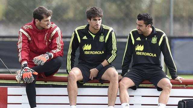Iker Casillas dan Xavi Hernandez
