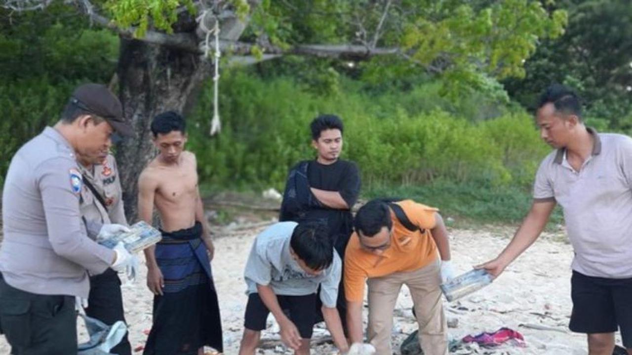Lokasi penemuan kokain tercecer di Sumenep. (Antara)