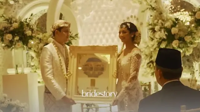 Rendi John dan Glenca Chysara menikah pada Minggu (20/11/2022) siang di Jakarta. (Foto: YouTube Glenca Chysara)