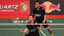 Pebulutangkis ganda putra Indonesia, Mohammad Ahsan/Hendra Setiawan, saat bertanding melawan pebulutangkis Jepang, Kenta Kazuno/Kazushi Yamada, dalam Kejuaraan Dunia Bulutangkis 2015 di Istora Gelora Bung Karno, Senayan, Jakarta. Kamis (13/8/2015). Mohamm