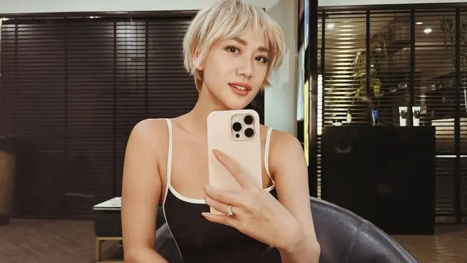 Potret Terbaru BCL dengan Gaya Rambut Bixie Cut/Instagram BCL