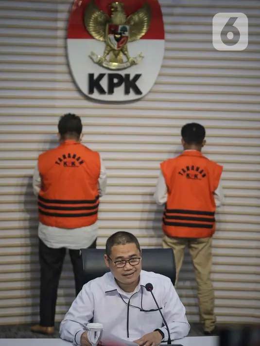 Direktur Penyidikan KPK, Asep Guntur saat memberi keterangan terkait penetapan dan penahanan Bupati Kabupaten Muna Sulawesi Tenggara (2021-2026) La Ode Muhammad Rusman Emba. (Liputan6.com/Angga Yuniar)