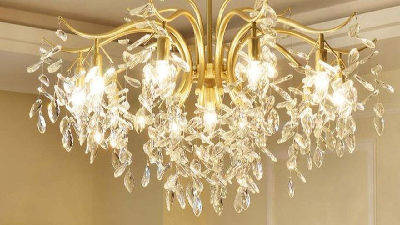 1. Lampu Gantung Unik: Tampil Beda dengan Desain Bunga