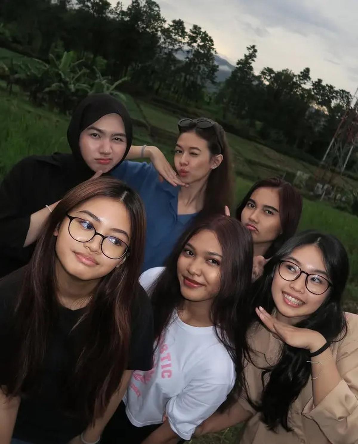 6 Potret Yuki Kato Dapat Kejutan Ultah ke-30 saat Mudik Lebaran, Penuh Keseruan