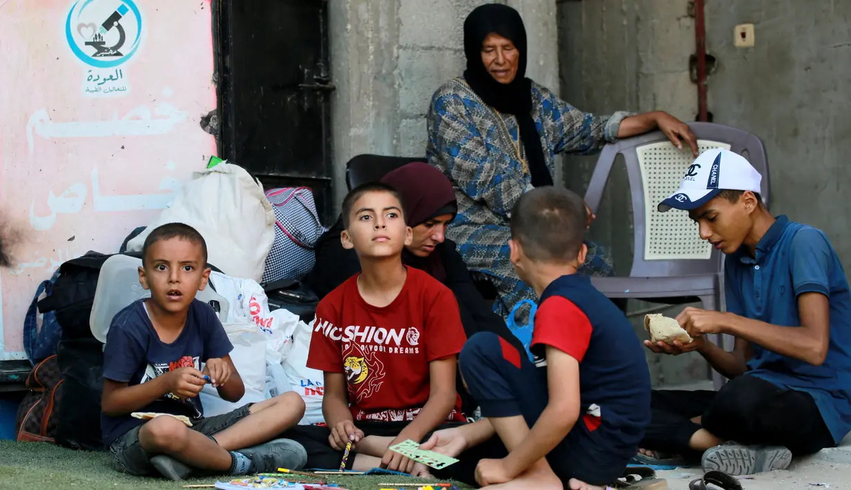 Serangan Israel juga melukai lebih dari 200 orang. (Bashar Taleb/AFP)