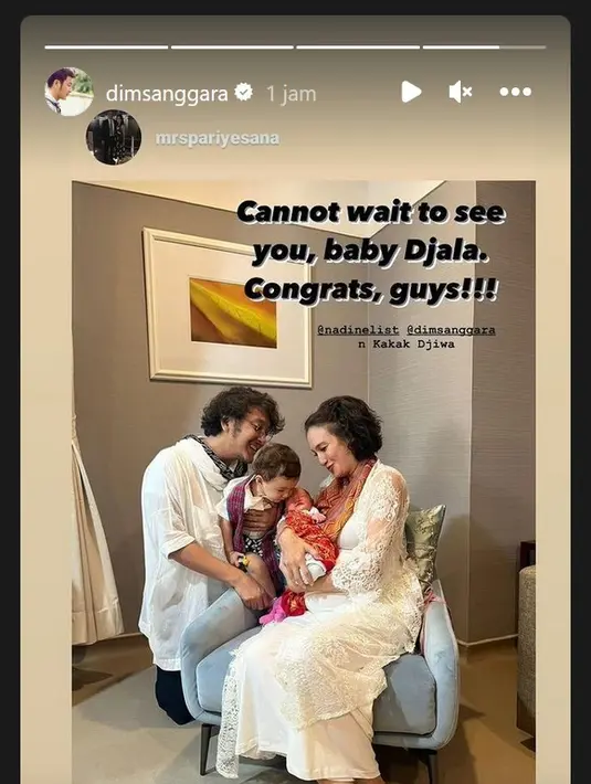 Pasangan ini tampak kompak mengenakan pakaian putih-putih saat menjalani pemotretan saat anak keduanya lahir. [Instagram/nadinelist/dimsanggara]