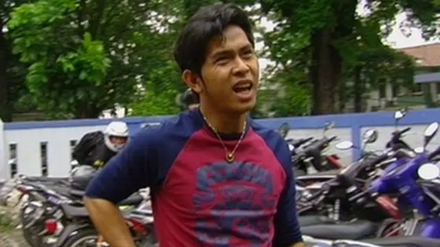 Cakra Khan Menerima Penghargaan di Anugerah Planet Music