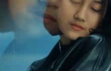 Potret Cantik Nike Ardilla Hasil AI dalam Kolaborasi Lagu Terbaru Melly Goeslaw 'Bertemu Kembali