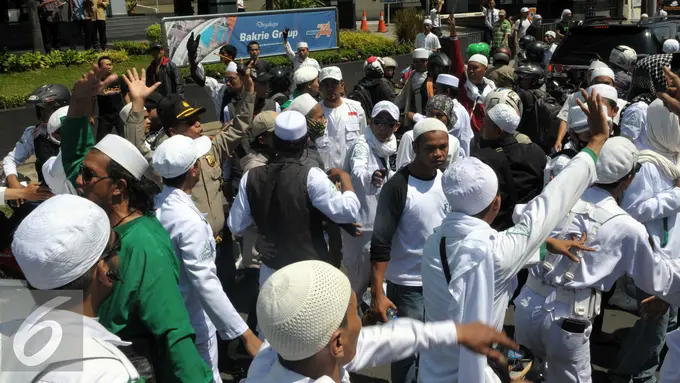 20160404-Ormas-Islam-Datangi-KPK-Jakarta-HA