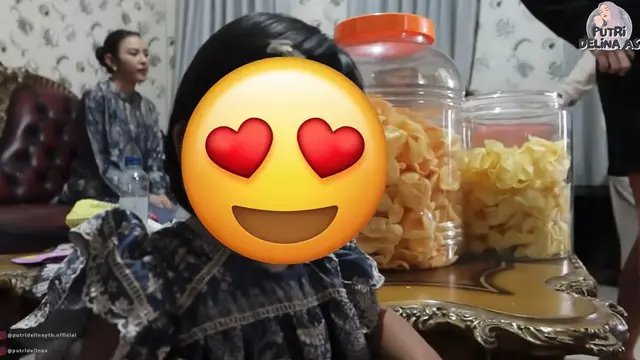 Potret Ruang Tamu Sederhana Rumah Sule di Cimahi