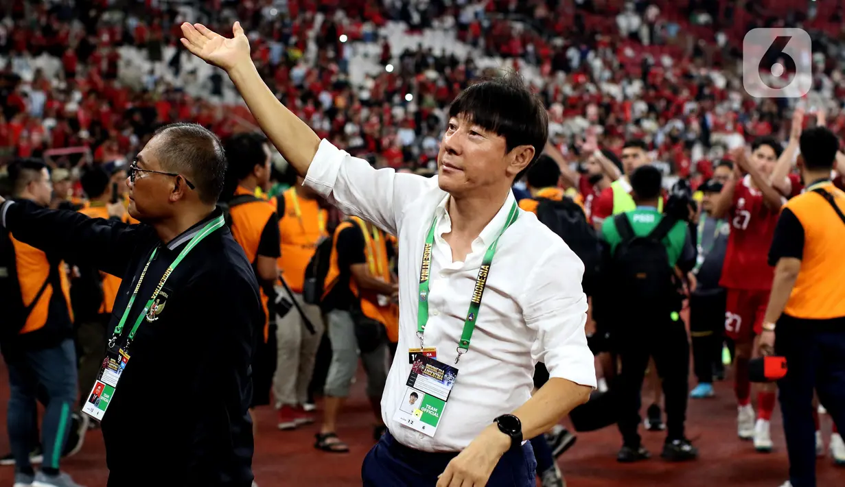 Hingga akhirnya, pada Senin (6/1/2025), Ketua Umum PSSI Erick Thohir secara resmi mengumumkan penghentian kerja sama dengan pelatih timnas Indonesia, Shin Tae-yong. (Liputan6.com/Helmi Fithriansyah)
