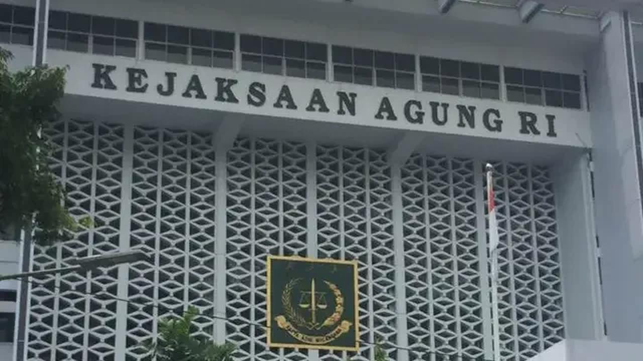 Kejagung menegaskan penyerahan uang Rp27 miliar dari terdakwa Irwan Hermawan tidak menghentikan pengusutan perkara korupsi BTS Kominfo.