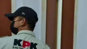 Saksi Korupsi Lombok Barat Tak Hadir akibat Debu Anak Krakatau