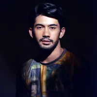 Eksklusif Reza Rahadian (Fotografer: Galih W. Satria, Digital Imaging: Muhammad Iqbal Nurfajri/Bintang.com)